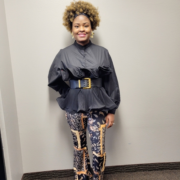 Beautiful peplum top with belt - Picture 2 of 2